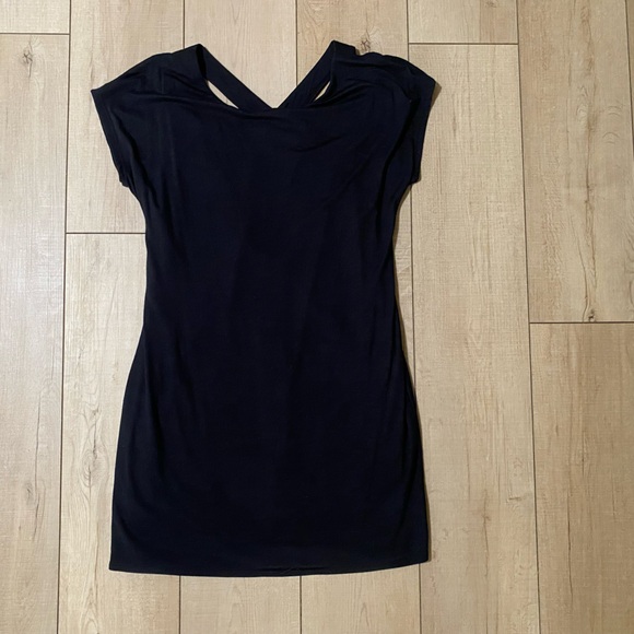 Trina Turk Dresses & Skirts - Trina Turk Black Back Cut-Out Dress – Size M Short Sleeve